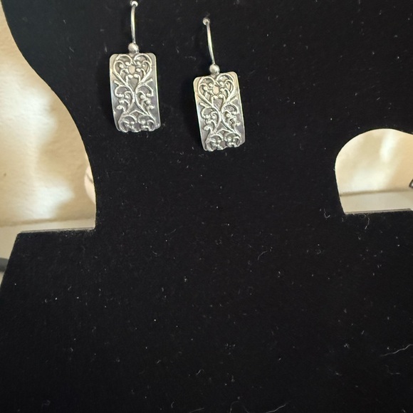 Elegant  Silpada Sterling Silver Dangle Earrings 925 - Picture 2 of 3